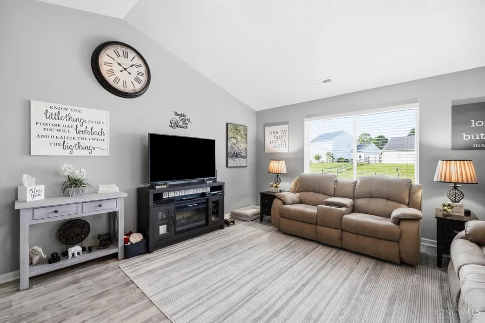 213 Blue Quail Place Trenton, OH 45067