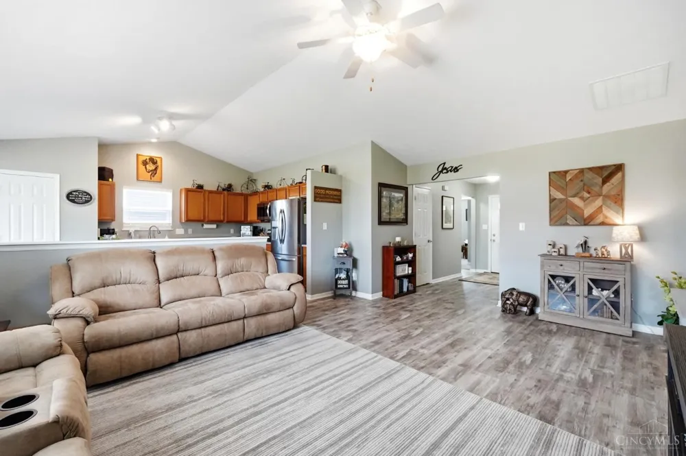213 Blue Quail Place Trenton, OH 45067