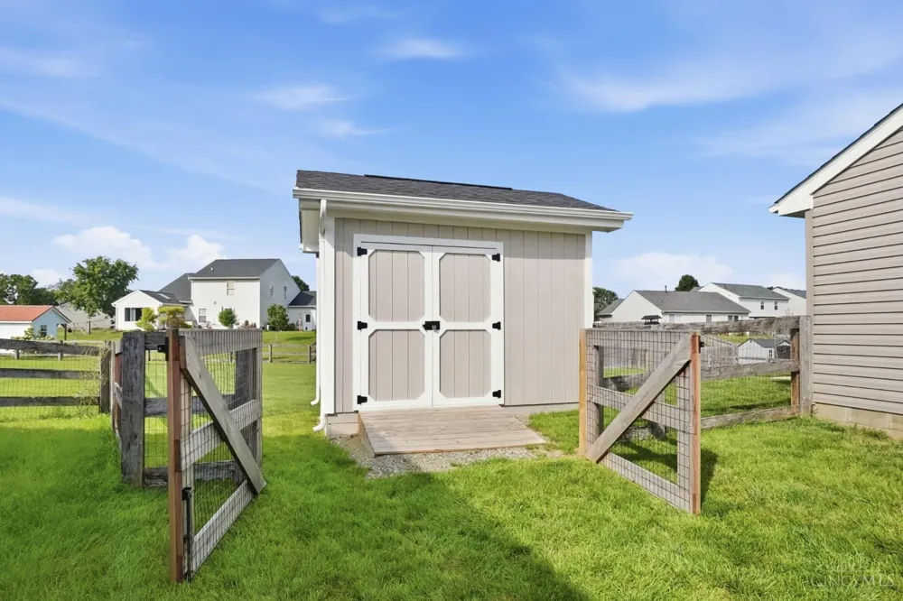 213 Blue Quail Place Trenton, OH 45067