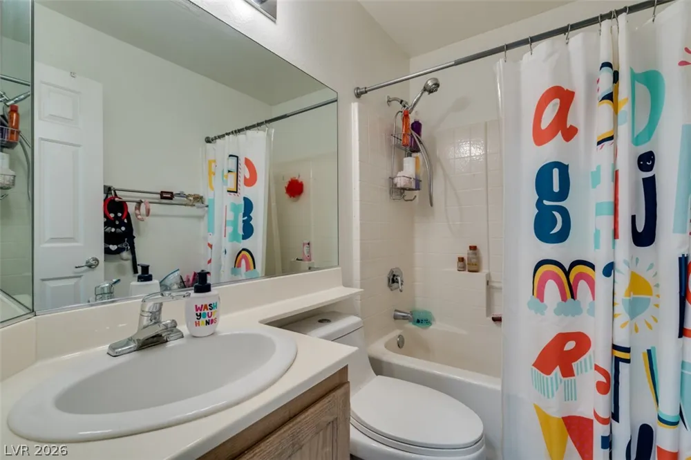 6532 Angel Mountain Avenue Las Vegas, NV 89130