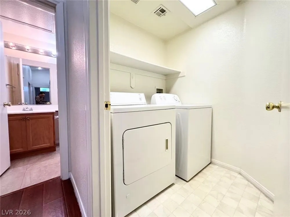 912 Midpride Street Las Vegas, NV 89144