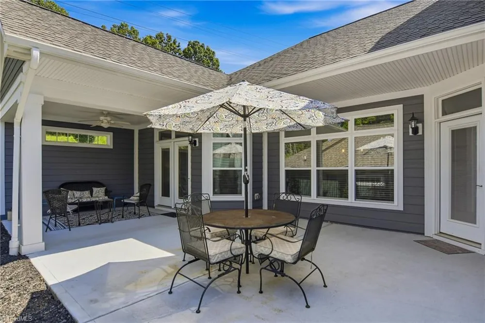 2438 Albemarle Court Winston-Salem, NC 27106