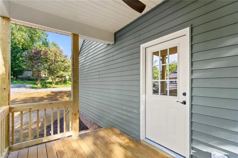 1305 E Willowbrook Drive Burlington, NC 27215