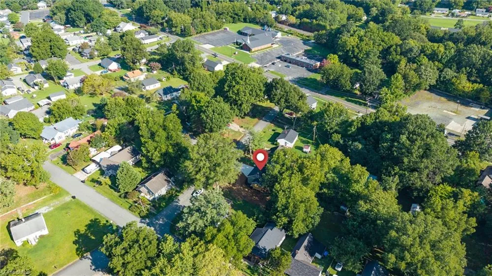 1305 E Willowbrook Drive Burlington, NC 27215