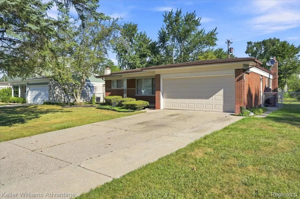 17200 Evans Street Southfield City, MI 48076