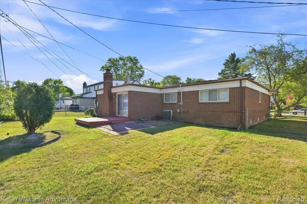 17200 Evans Street Southfield City, MI 48076