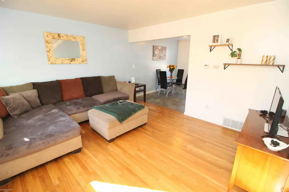 19309 S. Highlite Drive Clinton Charter Township, MI 48035