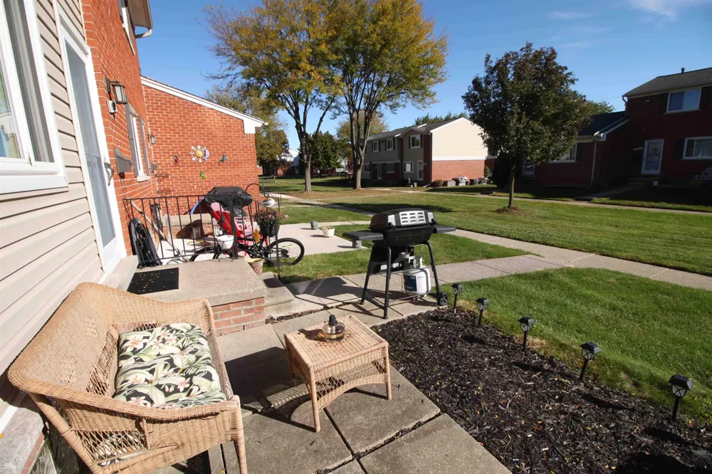 19309 S. Highlite Drive Clinton Charter Township, MI 48035