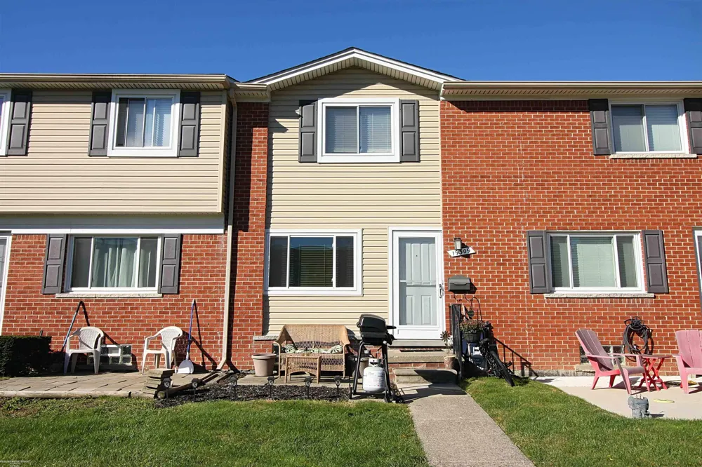 19309 S. Highlite Drive Clinton Charter Township, MI 48035