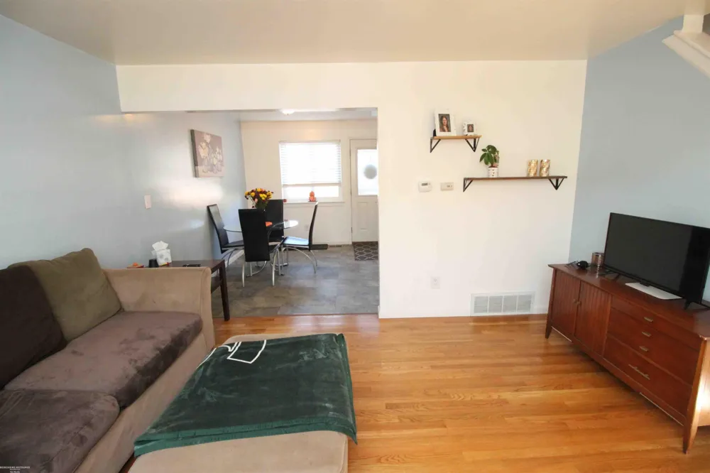 19309 S. Highlite Drive Clinton Charter Township, MI 48035