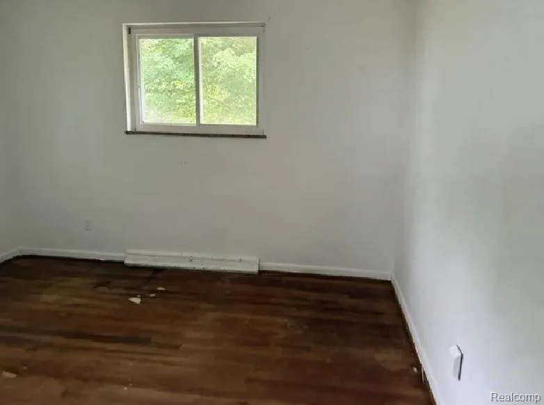5407 Oak Grove Road Howell Township, MI 48855