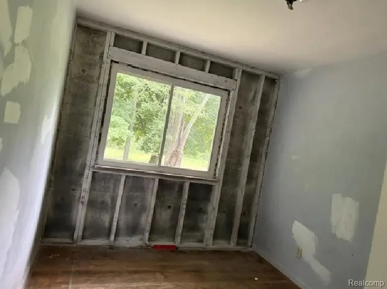 5407 Oak Grove Road Howell Township, MI 48855