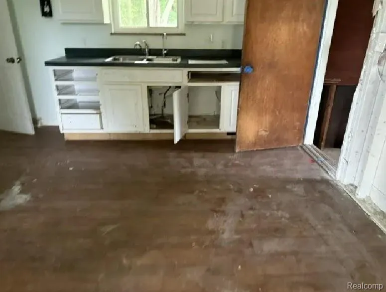 5407 Oak Grove Road Howell Township, MI 48855