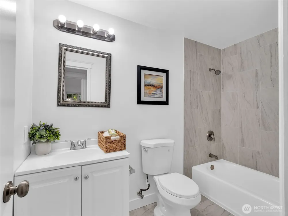 17408 NE 160th Place Woodinville, WA 98072