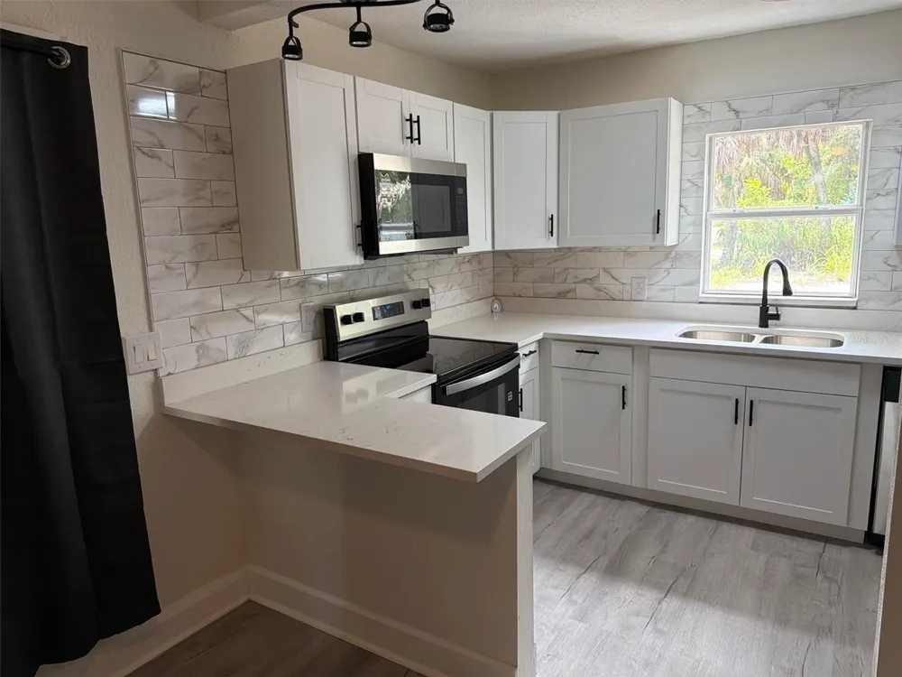 610 28TH AVENUE S St Petersburg, FL 33705