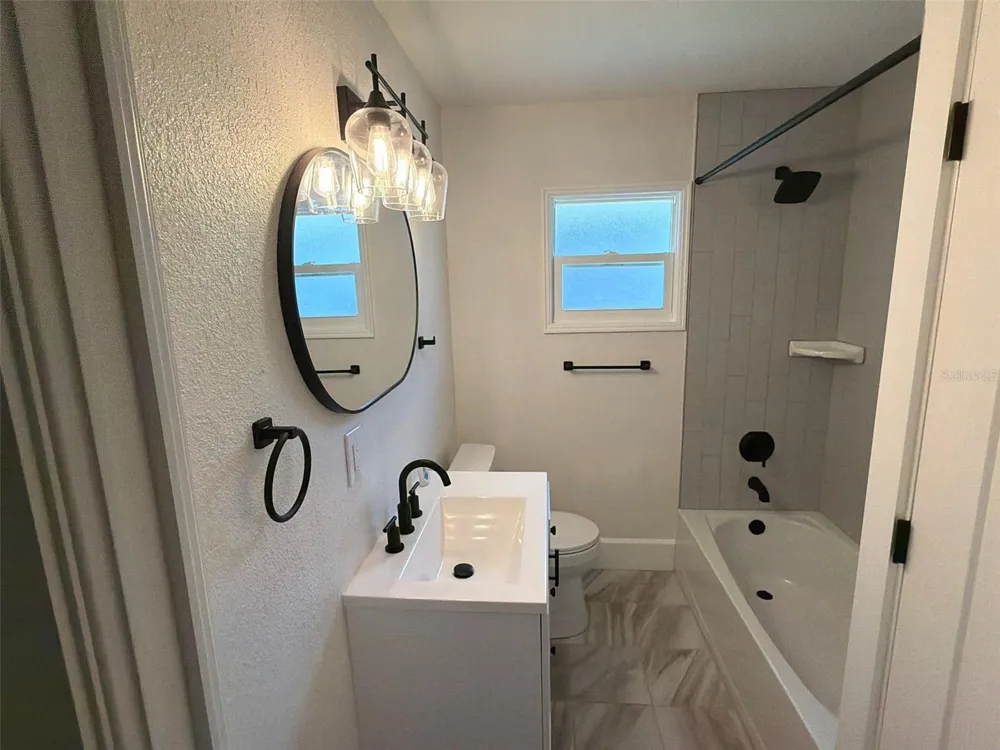 610 28TH AVENUE S St Petersburg, FL 33705