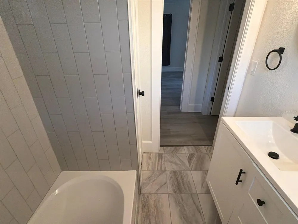 610 28TH AVENUE S St Petersburg, FL 33705