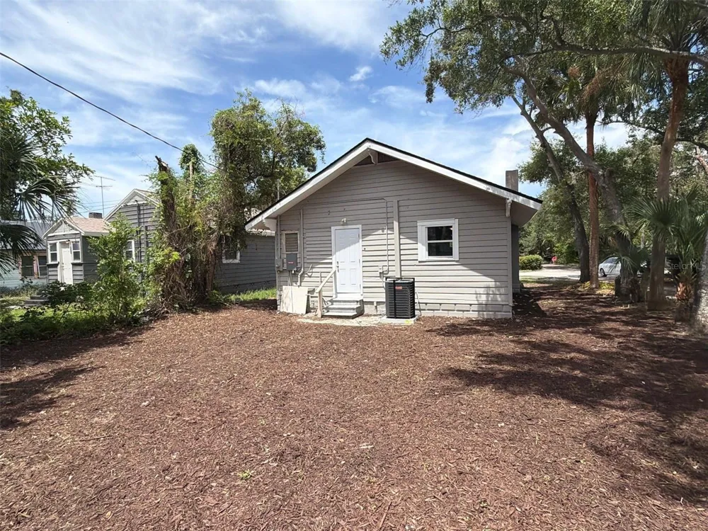 610 28TH AVENUE S St Petersburg, FL 33705