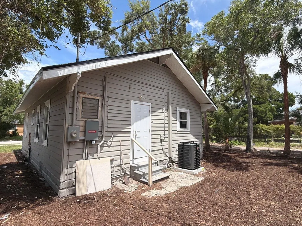610 28TH AVENUE S St Petersburg, FL 33705