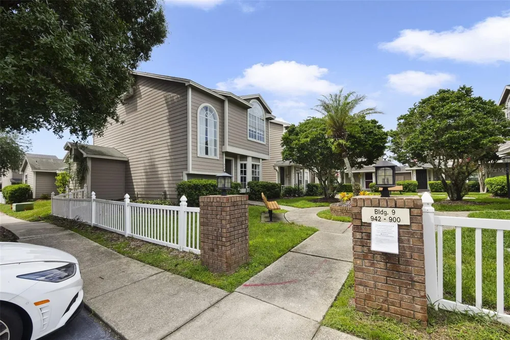942 SYKES COURT #101 Orlando, FL 32828