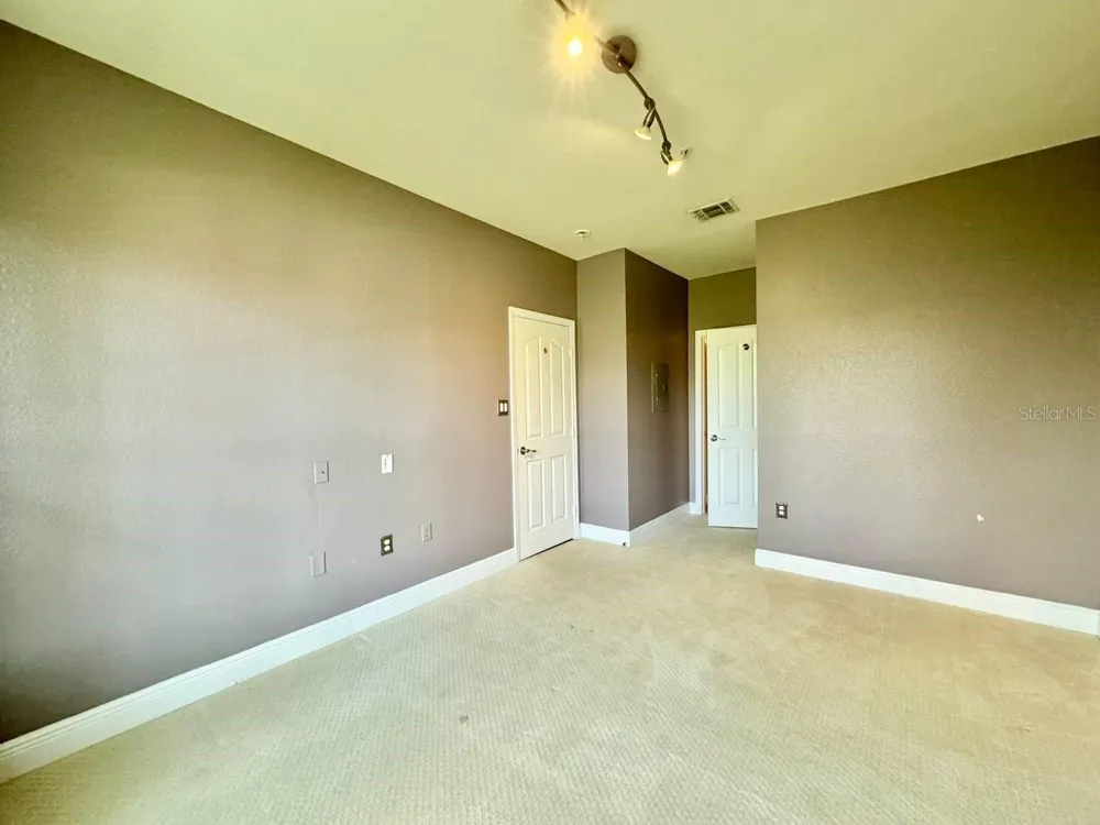 5000 CULBREATH KEY WAY #1-318 Tampa, FL 33611