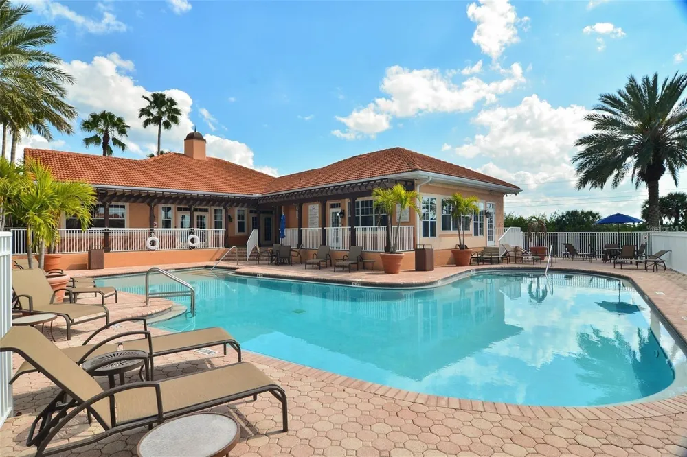 5000 CULBREATH KEY WAY #1-318 Tampa, FL 33611