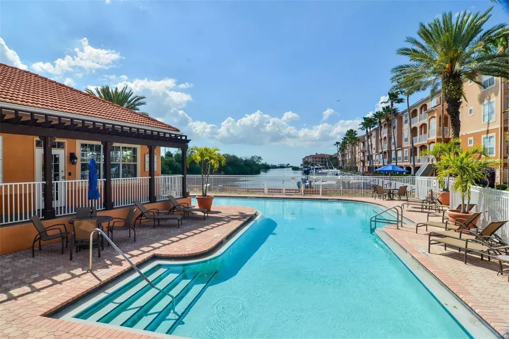 5000 CULBREATH KEY WAY #1-318 Tampa, FL 33611