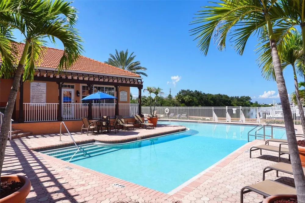 5000 CULBREATH KEY WAY #1-318 Tampa, FL 33611