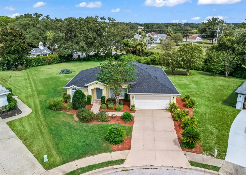 5123 GROVE MANOR Lady Lake, FL 32159