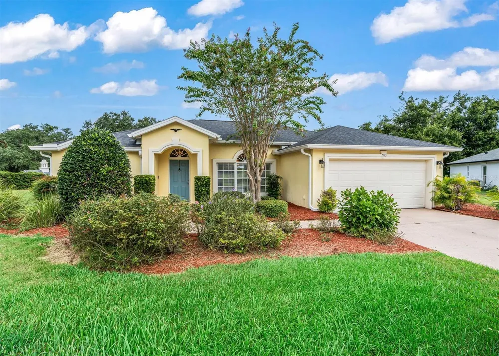 5123 GROVE MANOR Lady Lake, FL 32159