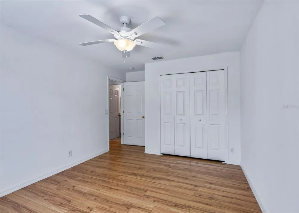5123 GROVE MANOR Lady Lake, FL 32159