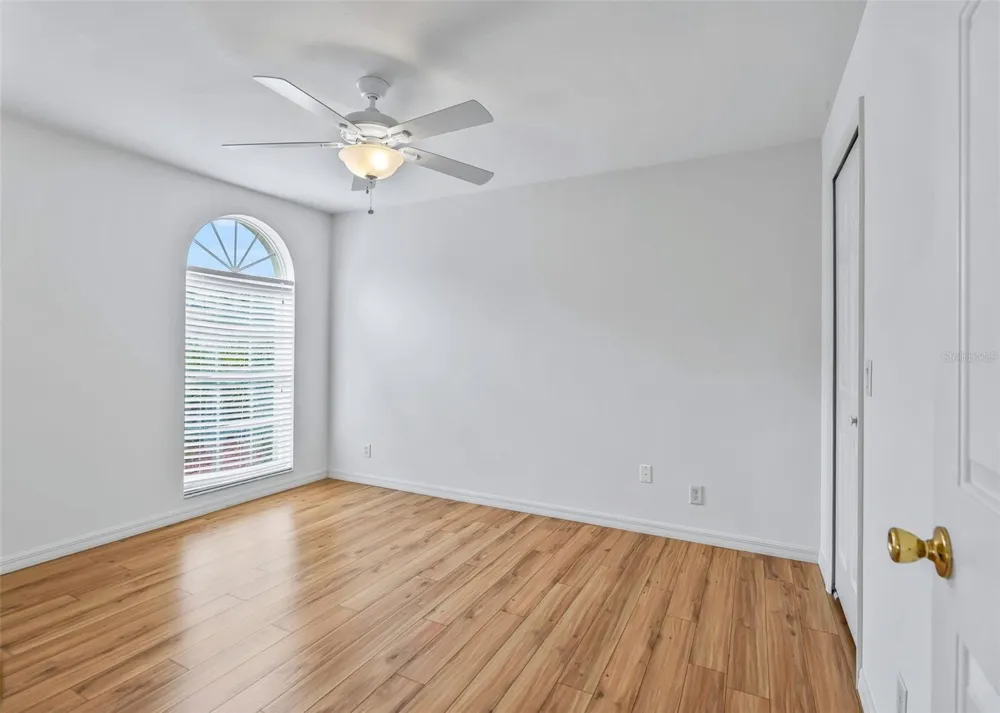 5123 GROVE MANOR Lady Lake, FL 32159