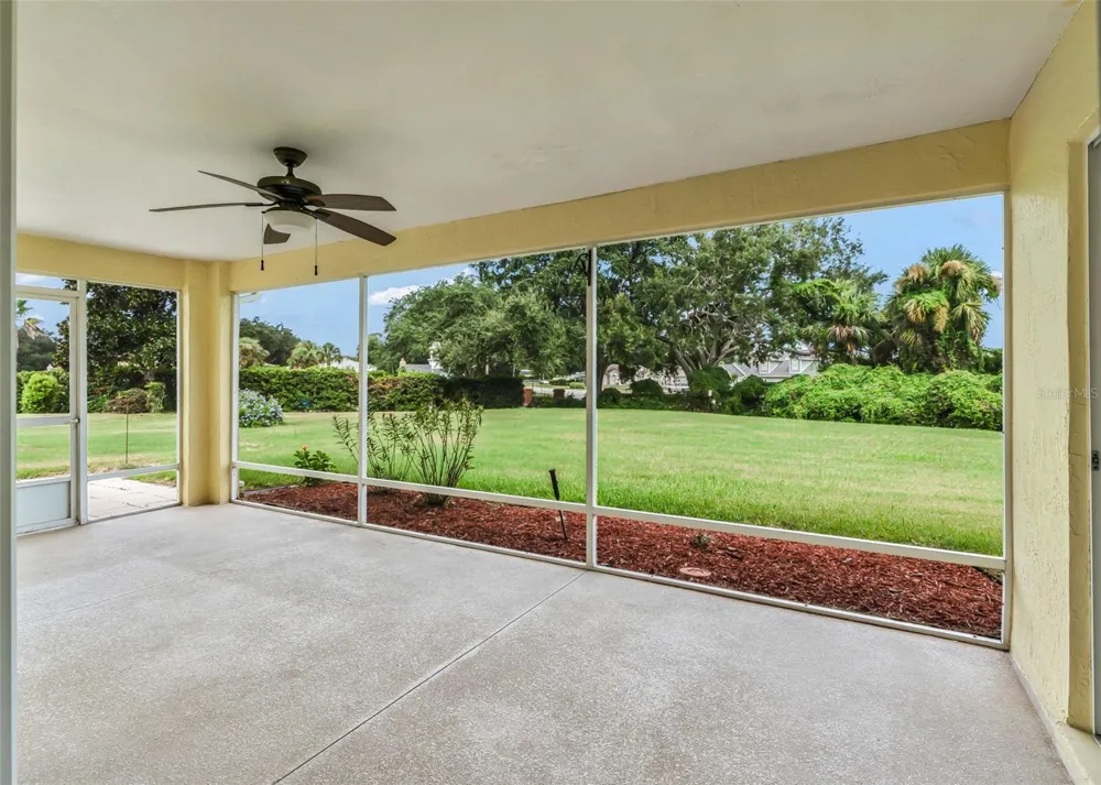 5123 GROVE MANOR Lady Lake, FL 32159