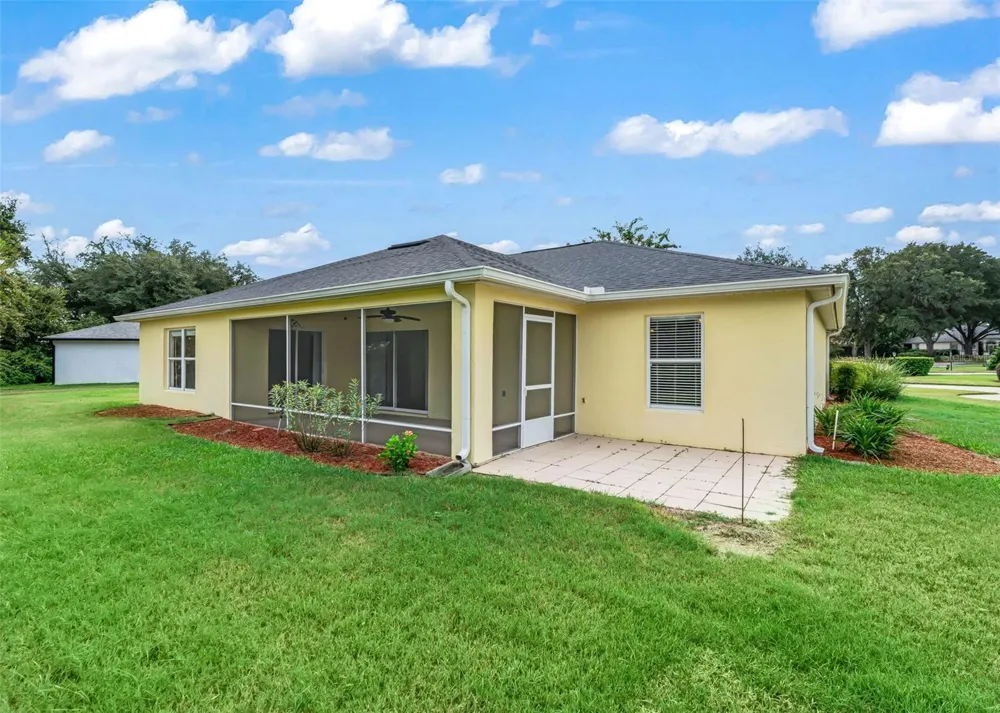 5123 GROVE MANOR Lady Lake, FL 32159