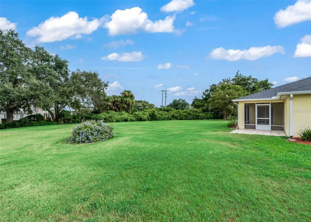 5123 GROVE MANOR Lady Lake, FL 32159