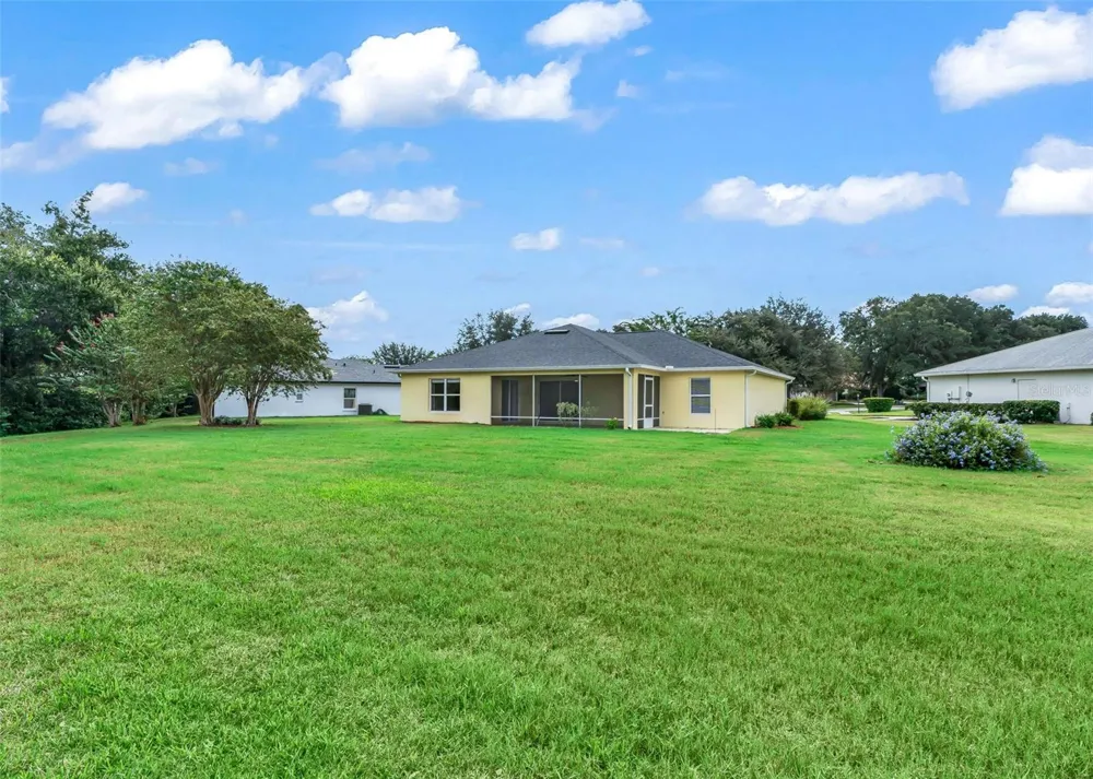 5123 GROVE MANOR Lady Lake, FL 32159