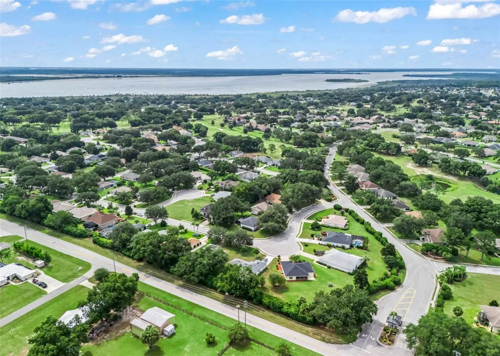 5123 GROVE MANOR Lady Lake, FL 32159