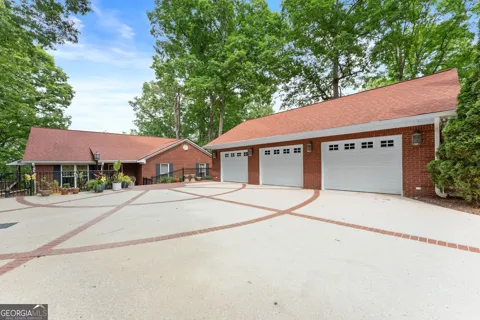 2740 Northlake RD