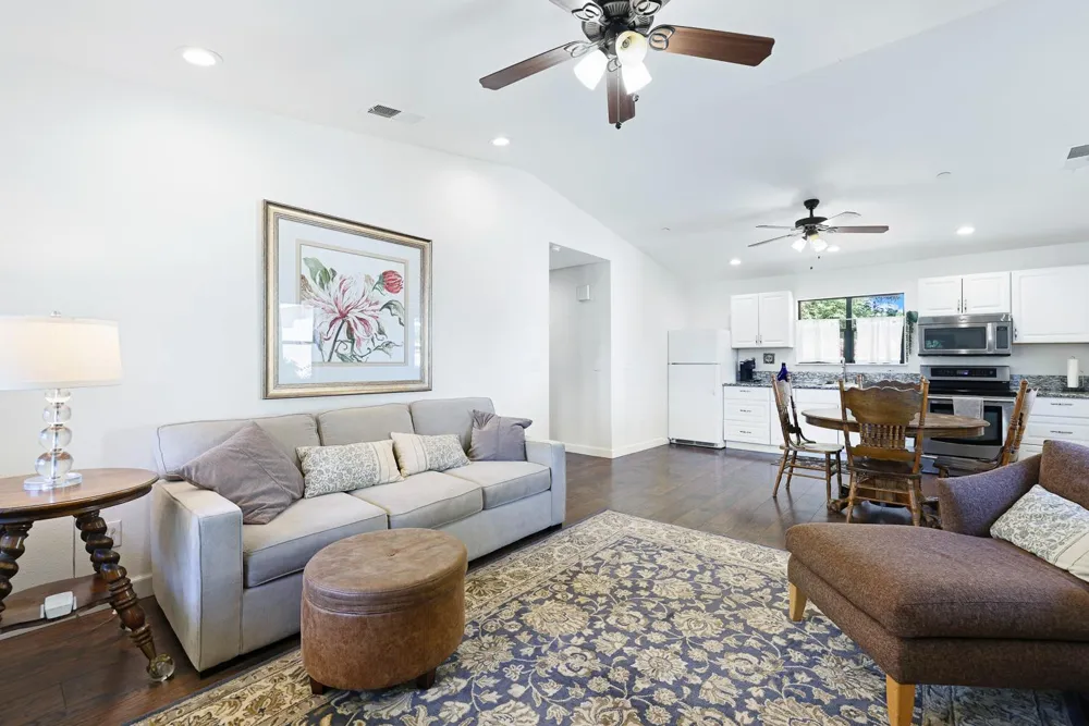 733 W Gettysburg Avenue Fresno, CA 93705