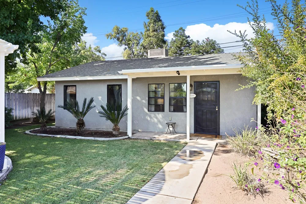 733 W Gettysburg Avenue Fresno, CA 93705