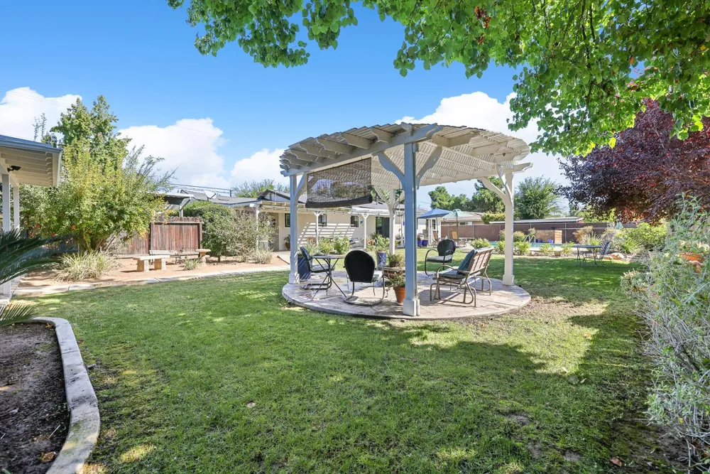 733 W Gettysburg Avenue Fresno, CA 93705