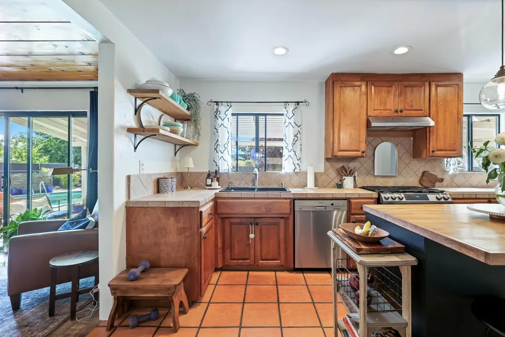 733 W Gettysburg Avenue Fresno, CA 93705