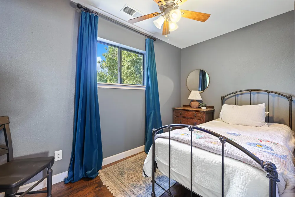 733 W Gettysburg Avenue Fresno, CA 93705