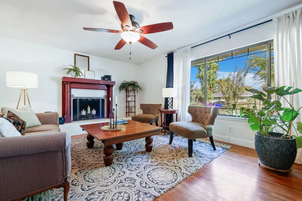 733 W Gettysburg Avenue Fresno, CA 93705