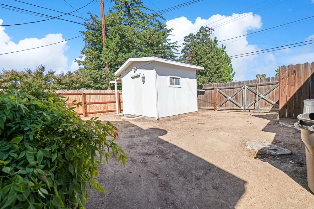 733 W Gettysburg Avenue Fresno, CA 93705