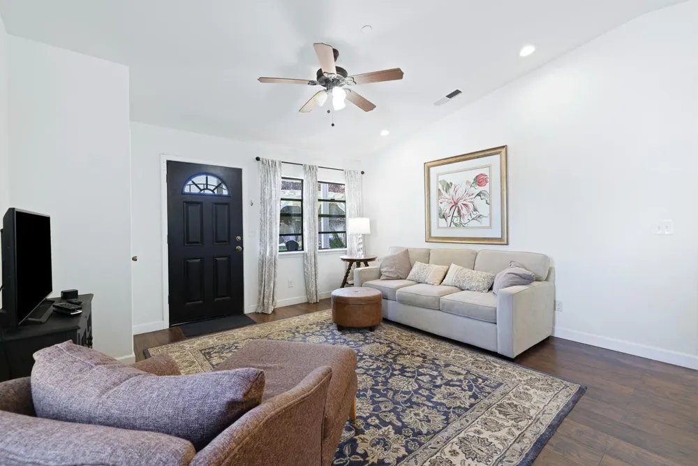 733 W Gettysburg Avenue Fresno, CA 93705