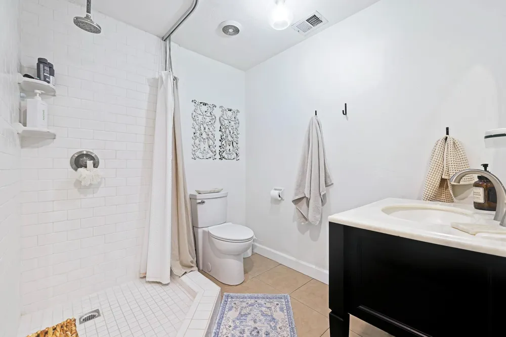 733 W Gettysburg Avenue Fresno, CA 93705