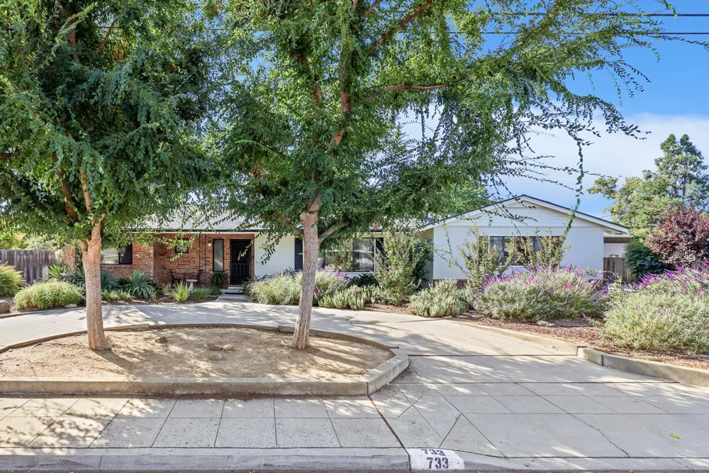 733 W Gettysburg Avenue Fresno, CA 93705