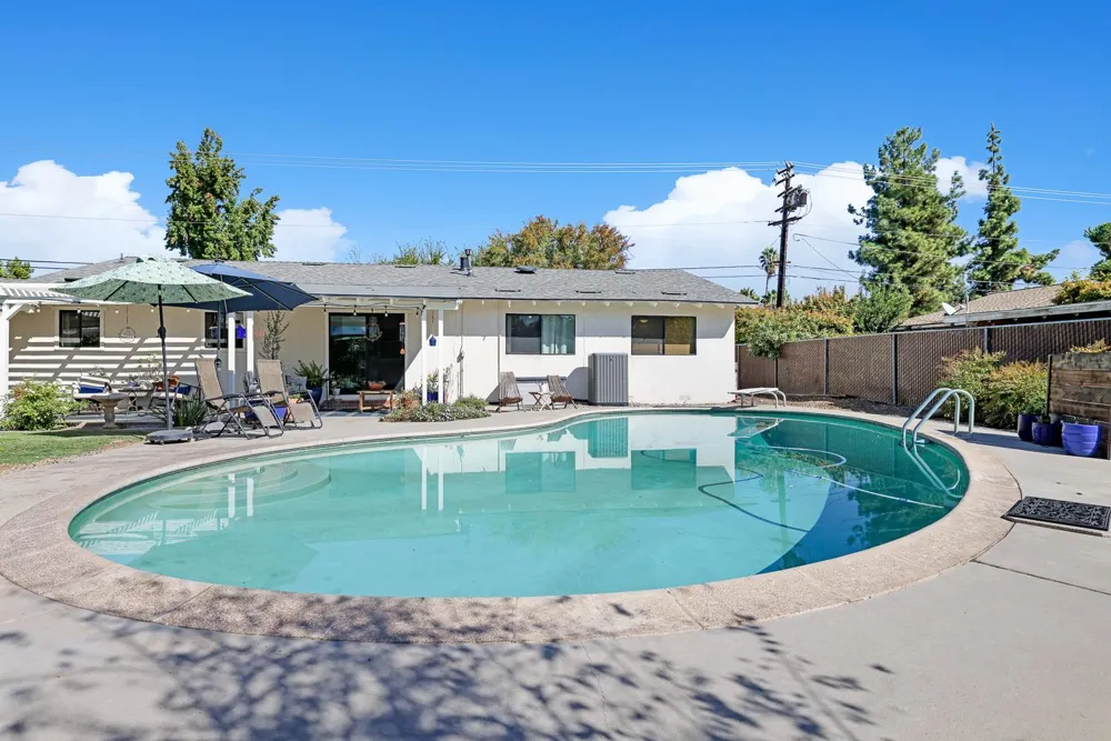 733 W Gettysburg Avenue Fresno, CA 93705