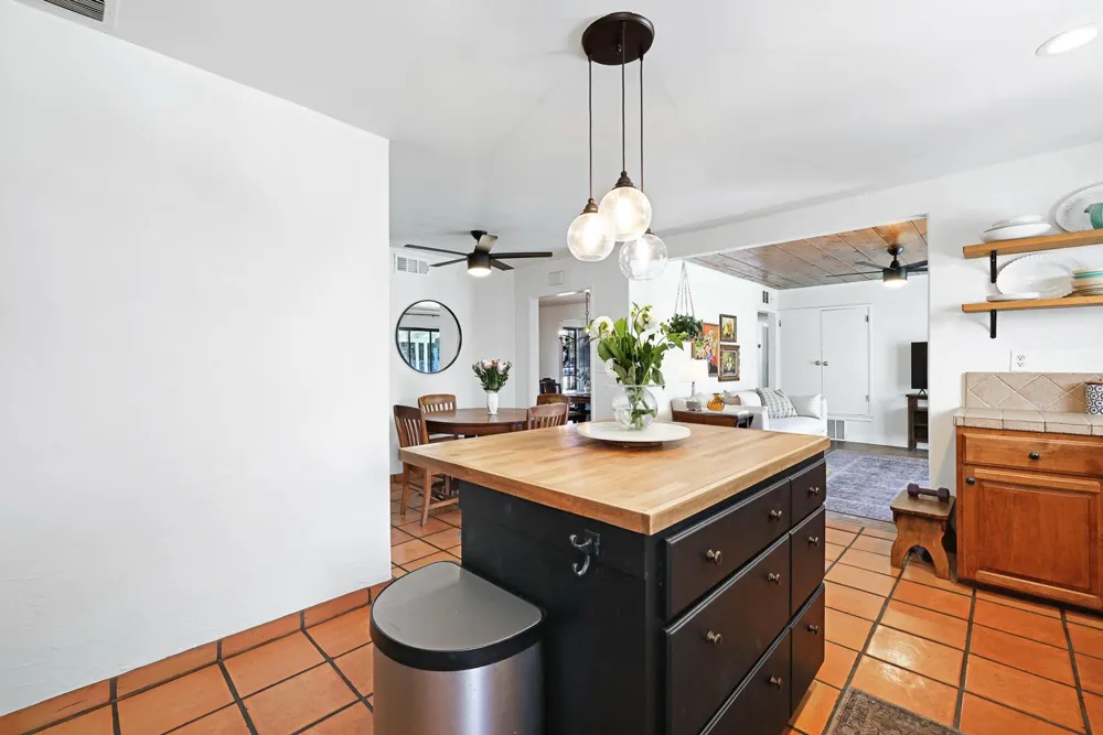 733 W Gettysburg Avenue Fresno, CA 93705